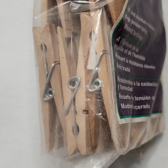 NIB Set of 6 count Jumbo Plastic & 100 hardwood clothespins with CEDAR Hangers - Picture 11 of 16